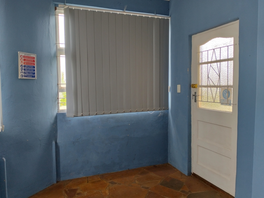 To Let commercial Property for Rent in Humansdorp Eastern Cape
